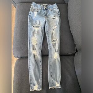 Aeropostale High Rise Curvy Jeggings. Distressed. Size 4 regular.